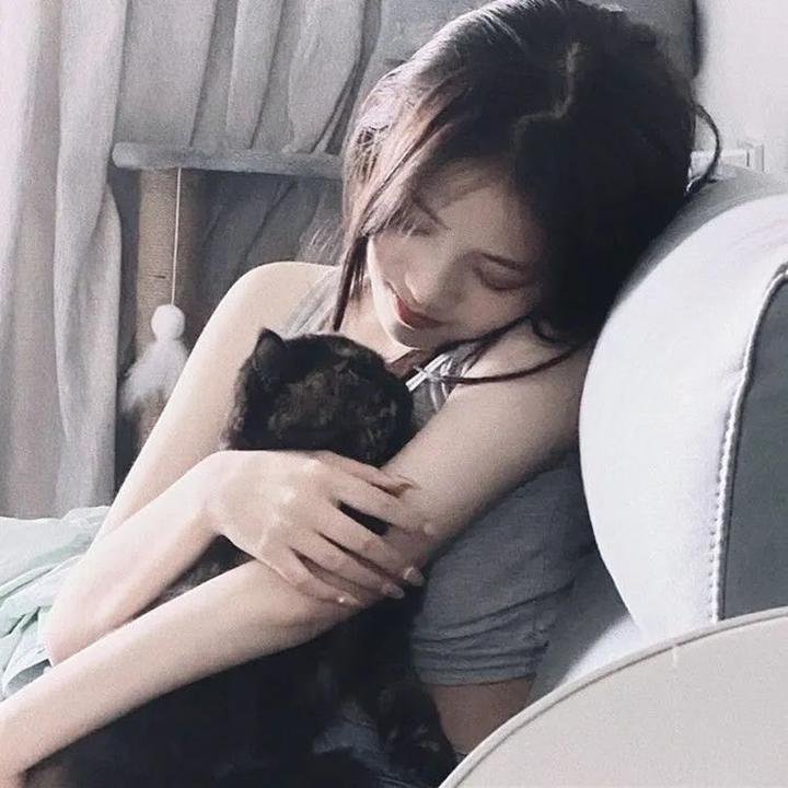 美女老板倒追我